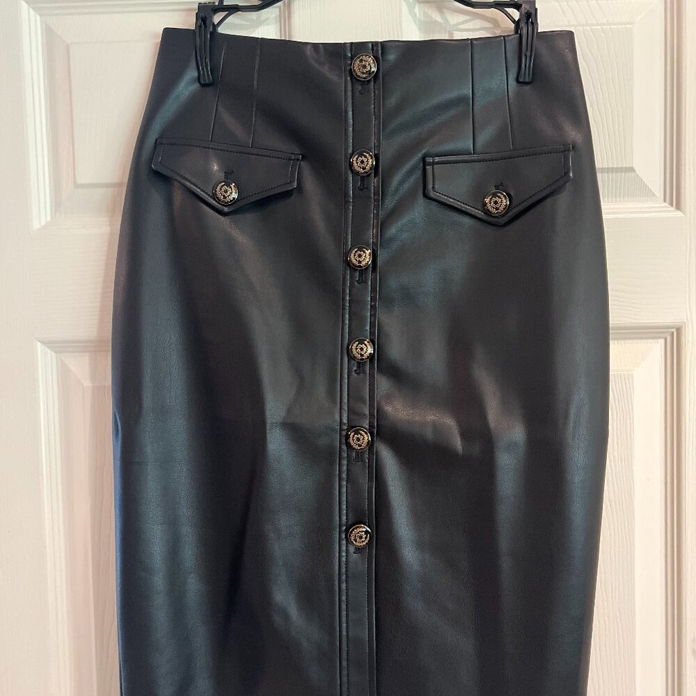 White House Black Market - Faux Leather Pencil Skirt (Size 6)
